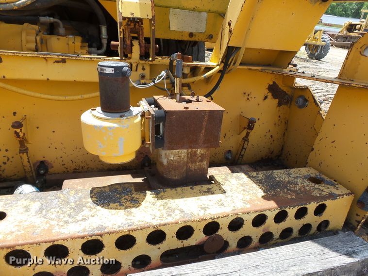 image for item DE7883 1993 Blaw Knox PF200B paver