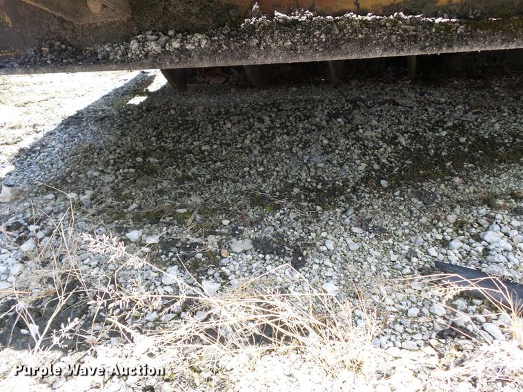 image for item DE7883 1993 Blaw Knox PF200B paver