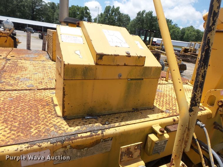 image for item DE7883 1993 Blaw Knox PF200B paver