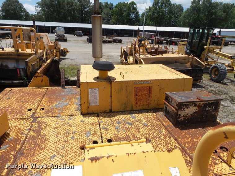 image for item DE7883 1993 Blaw Knox PF200B paver