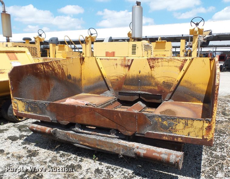 image for item DE7884 1996 Blaw Knox PF171A paver