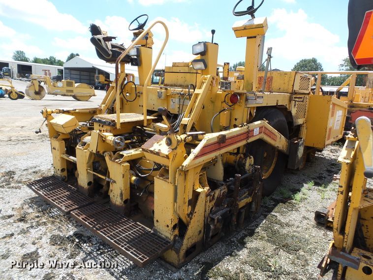 image for item DE7884 1996 Blaw Knox PF171A paver