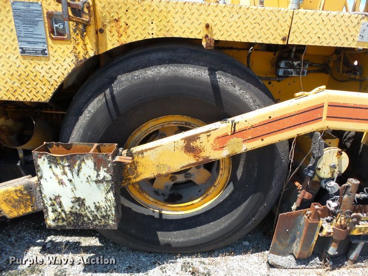 image for item DE7884 1996 Blaw Knox PF171A paver