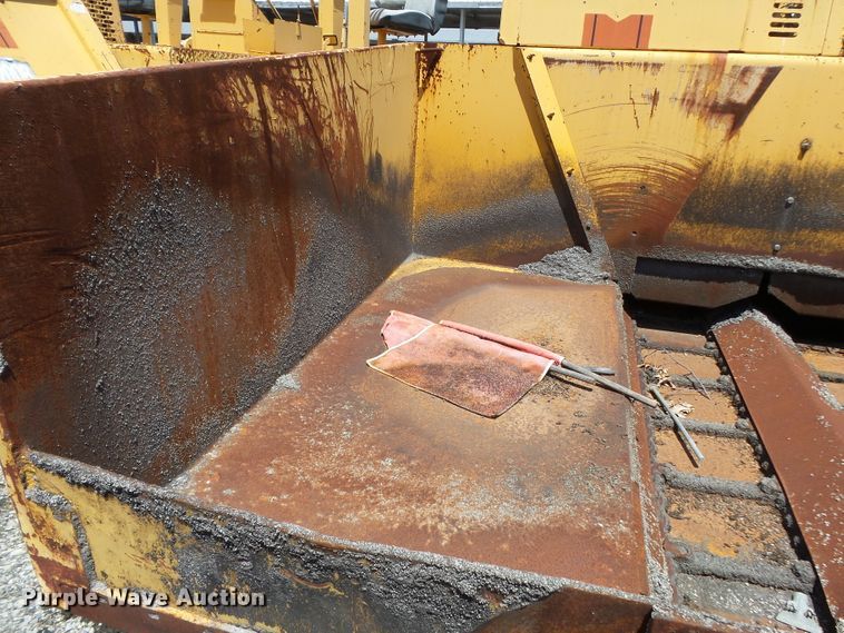 image for item DE7884 1996 Blaw Knox PF171A paver