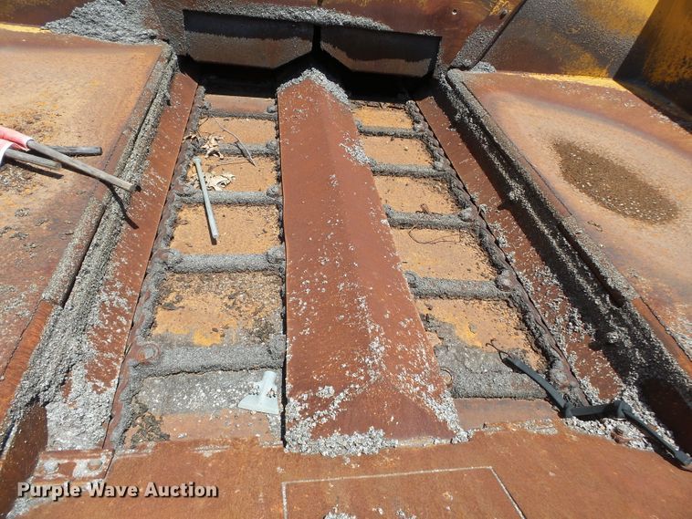 image for item DE7884 1996 Blaw Knox PF171A paver