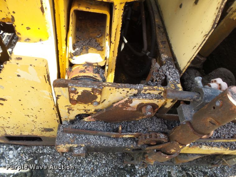 image for item DE7884 1996 Blaw Knox PF171A paver