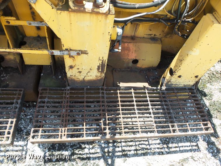 image for item DE7884 1996 Blaw Knox PF171A paver