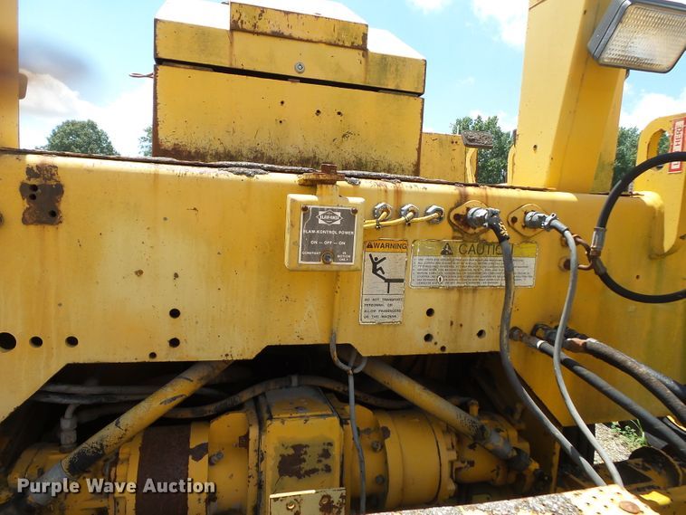 image for item DE7884 1996 Blaw Knox PF171A paver