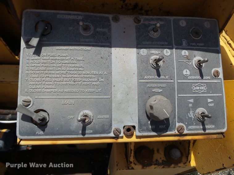 image for item DE7884 1996 Blaw Knox PF171A paver