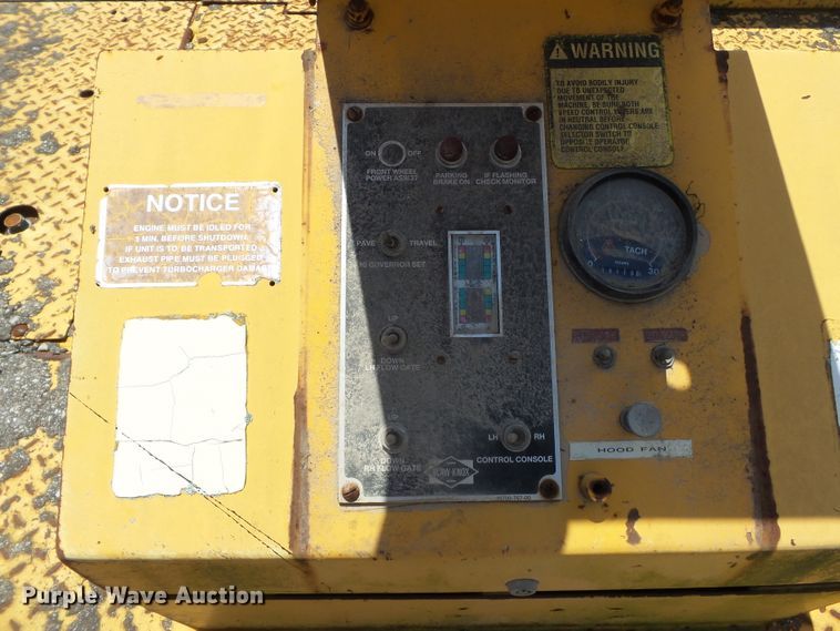 image for item DE7884 1996 Blaw Knox PF171A paver