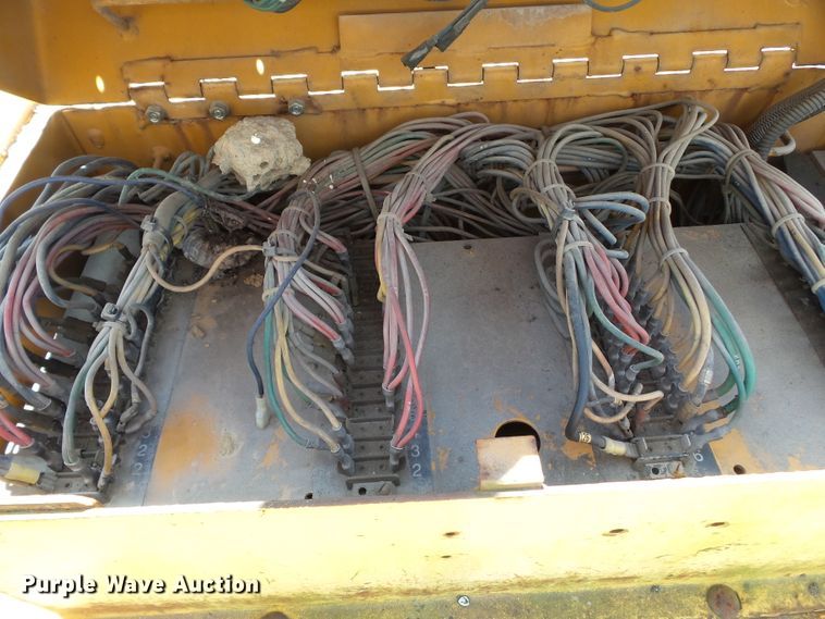 image for item DE7884 1996 Blaw Knox PF171A paver