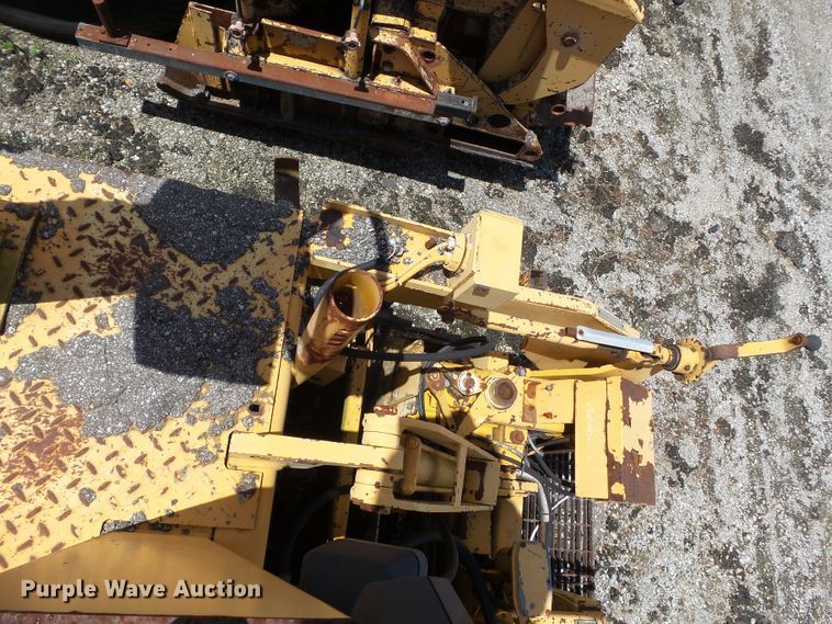 image for item DE7884 1996 Blaw Knox PF171A paver