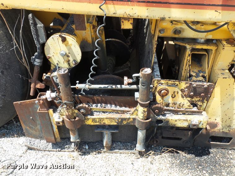 image for item DE7884 1996 Blaw Knox PF171A paver