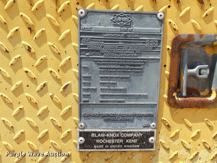 image for item DE7884 1996 Blaw Knox PF171A paver