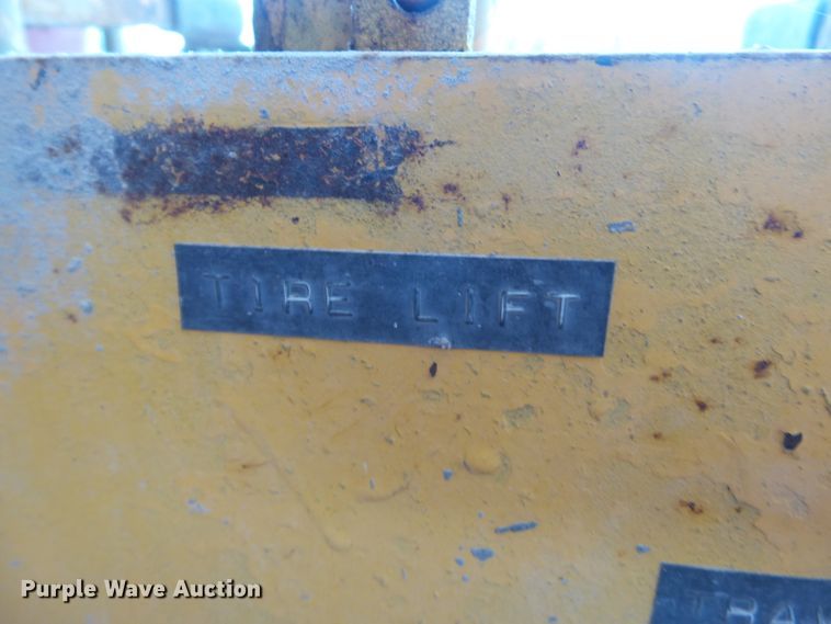 image for item DE7885 1980 Pav-saver 12-20 paver