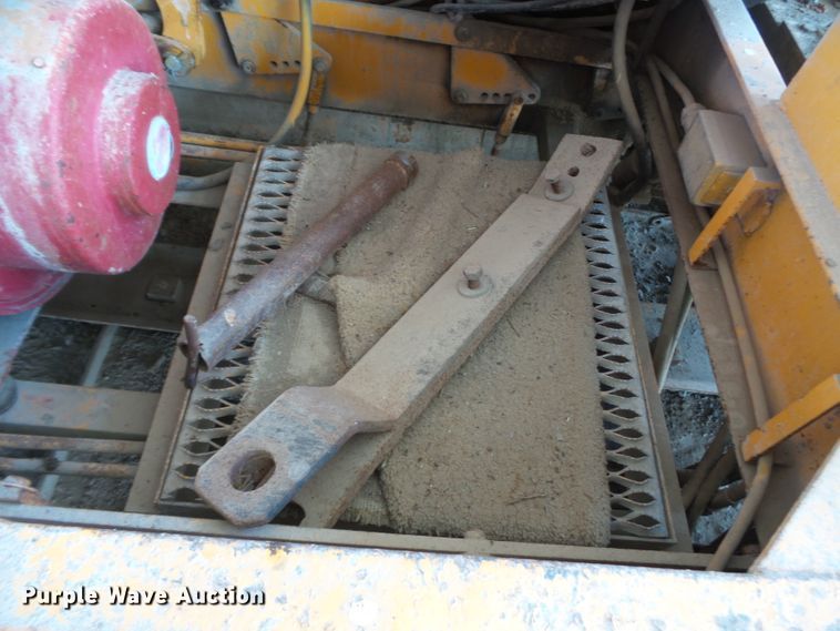 image for item DE7885 1980 Pav-saver 12-20 paver