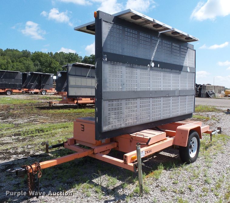 image for item DE7886 2004 American Signal CMST330 message board