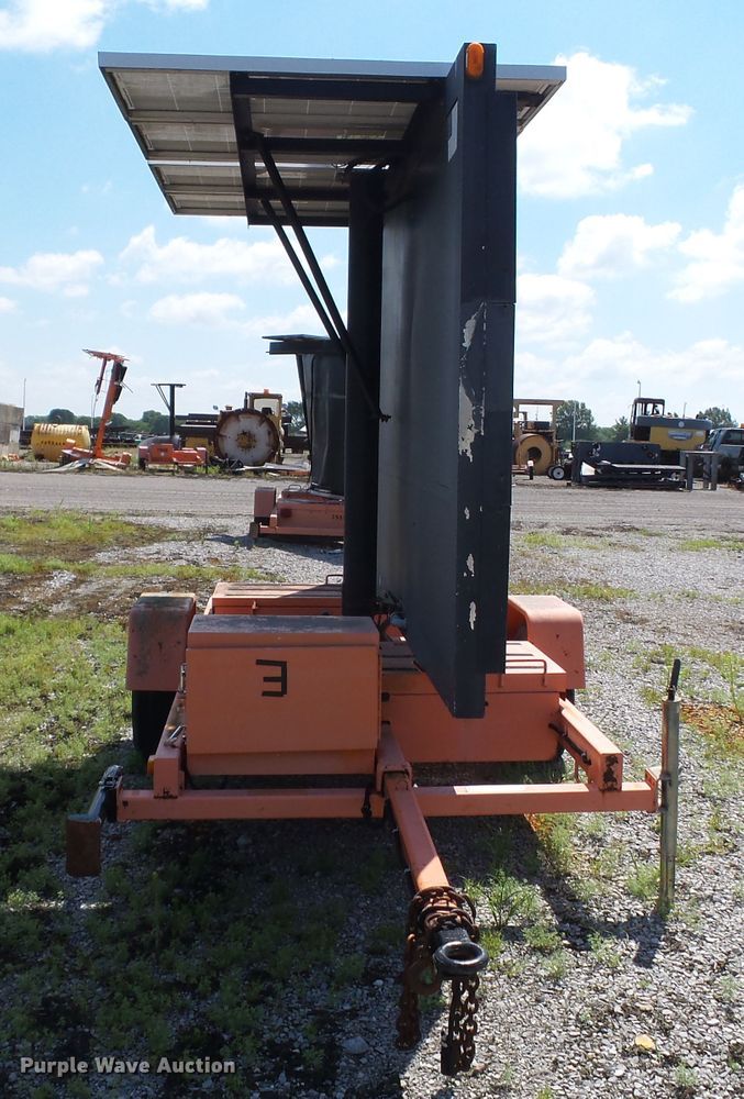 image for item DE7886 2004 American Signal CMST330 message board