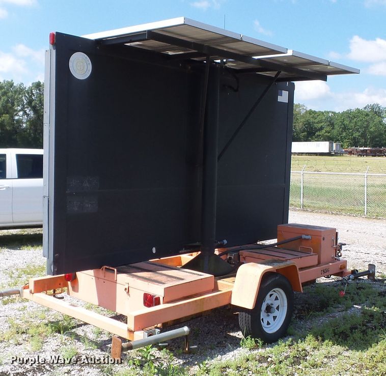 image for item DE7886 2004 American Signal CMST330 message board