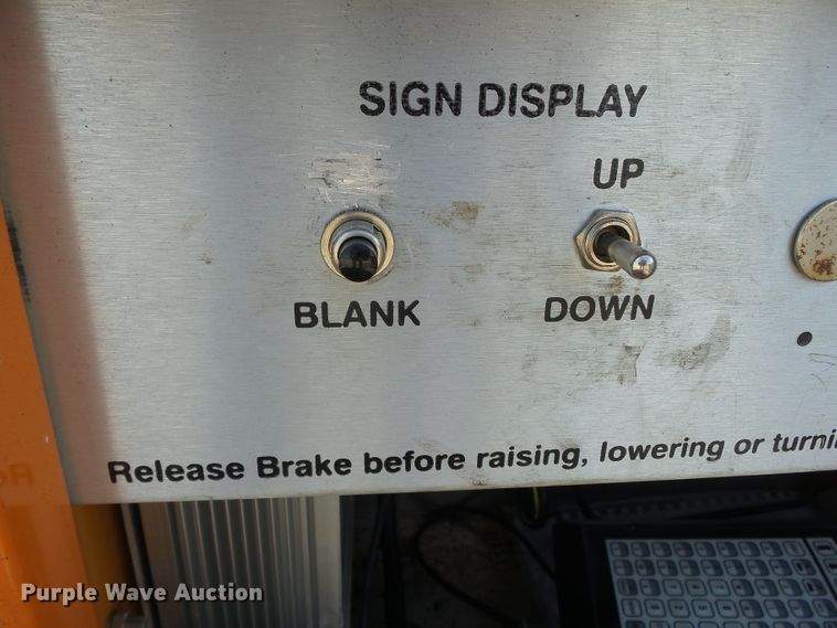 image for item DE7886 2004 American Signal CMST330 message board