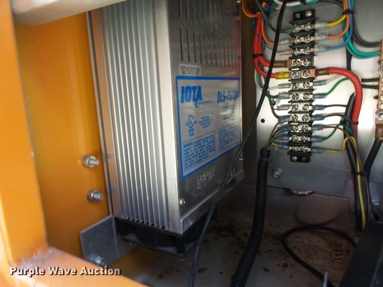 image for item DE7886 2004 American Signal CMST330 message board