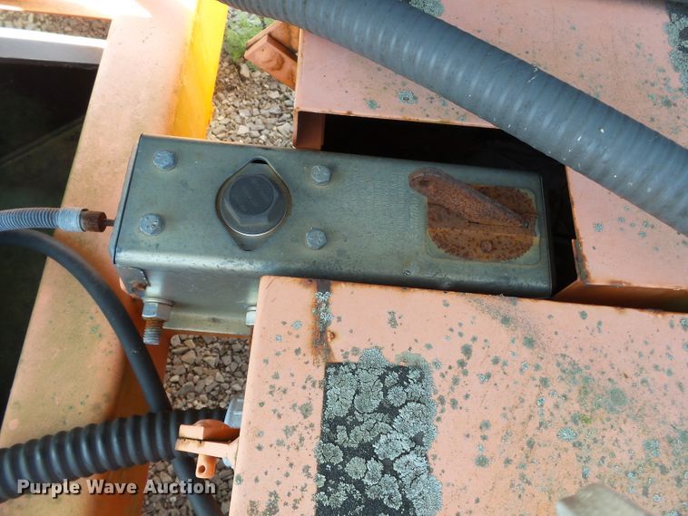 image for item DE7886 2004 American Signal CMST330 message board