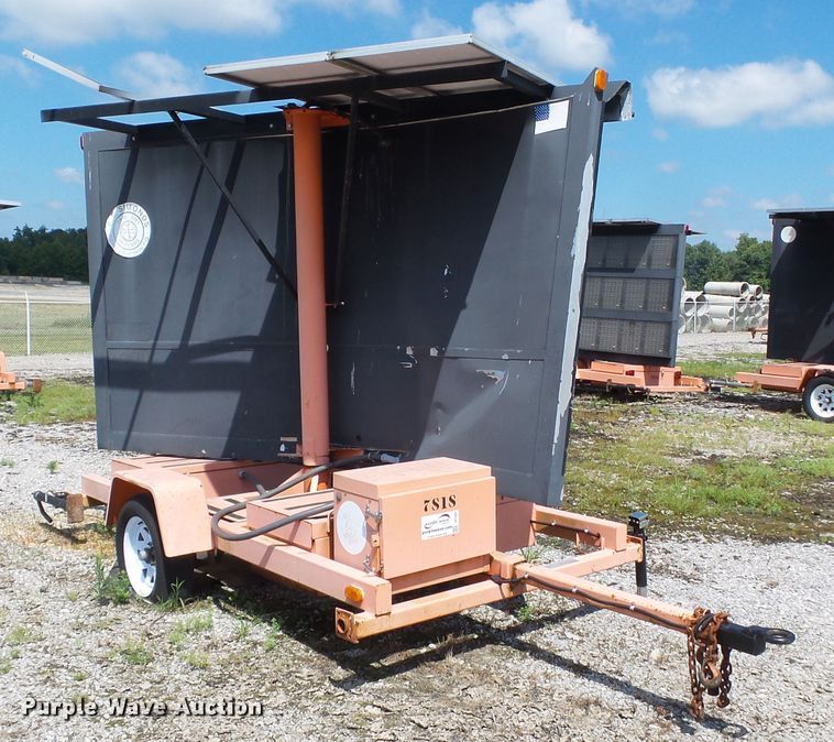 image for item DE7887 2004 American Signal CMST330 message board