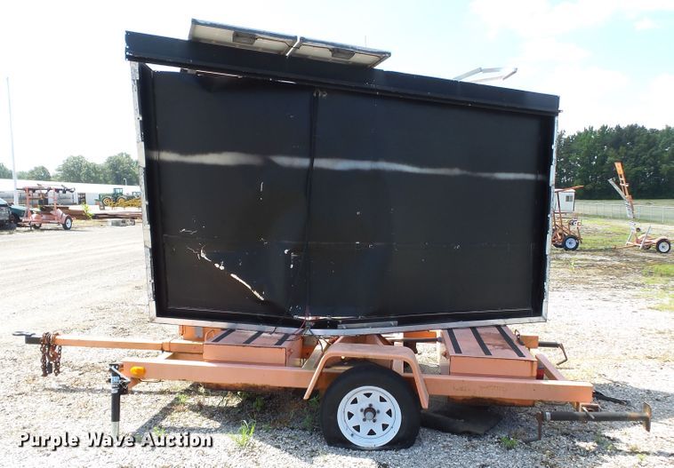 image for item DE7887 2004 American Signal CMST330 message board