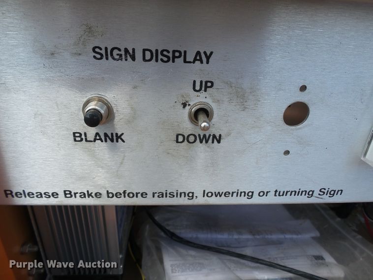 image for item DE7887 2004 American Signal CMST330 message board