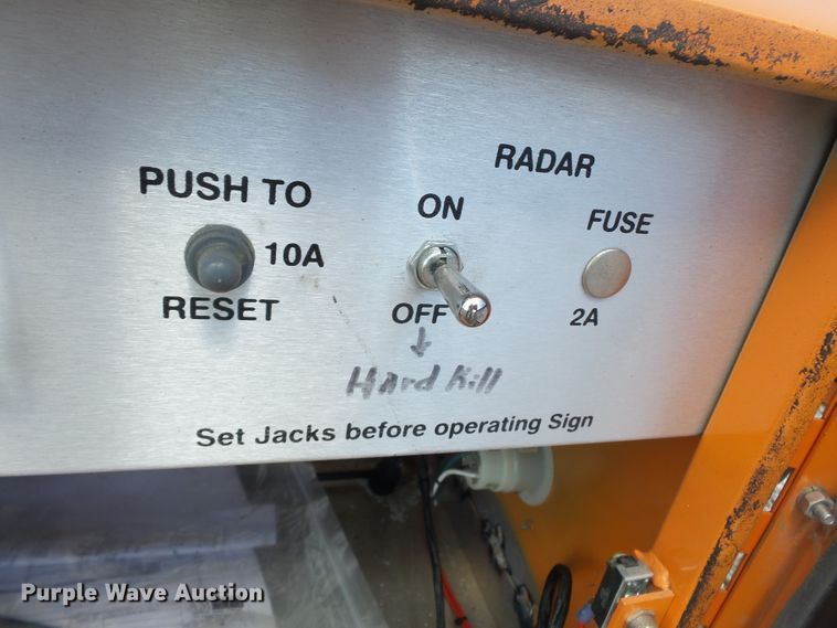 image for item DE7887 2004 American Signal CMST330 message board