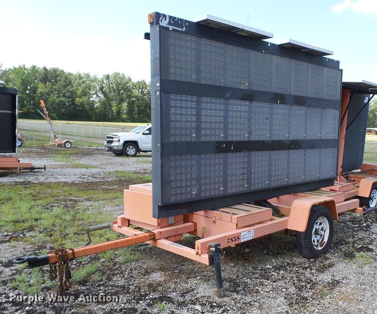 image for item DE7888 2004 American Signal CMST330 message board