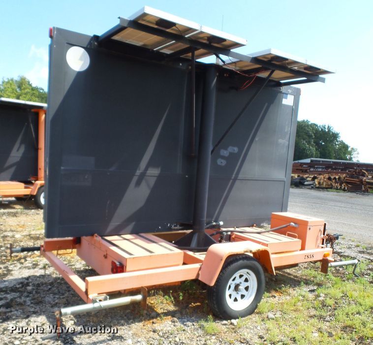 image for item DE7888 2004 American Signal CMST330 message board