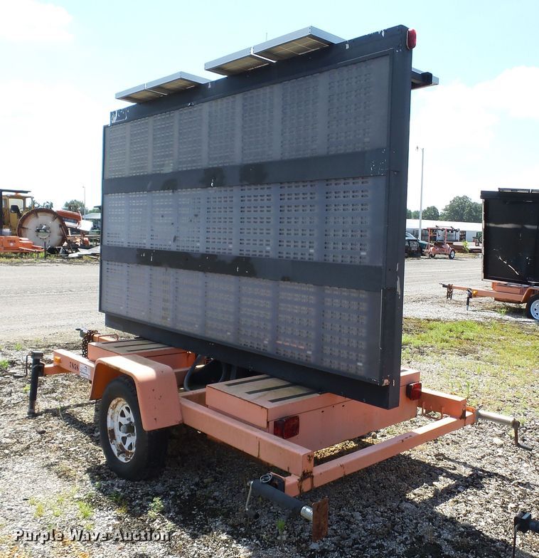 image for item DE7888 2004 American Signal CMST330 message board