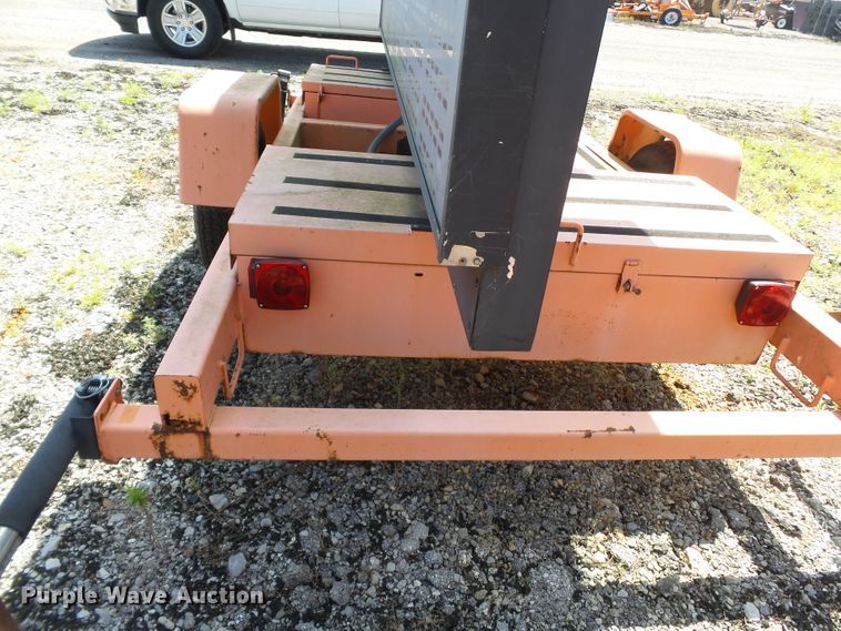 image for item DE7888 2004 American Signal CMST330 message board