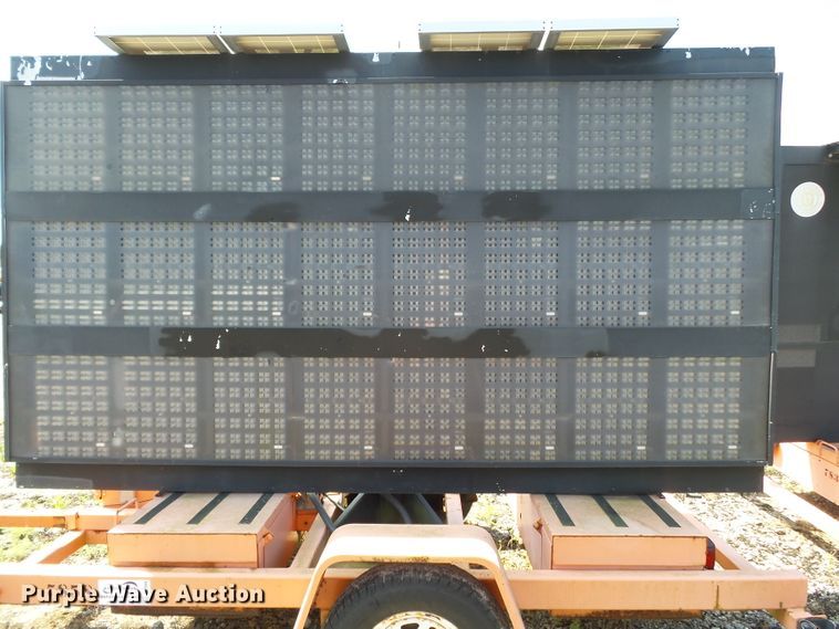 image for item DE7888 2004 American Signal CMST330 message board