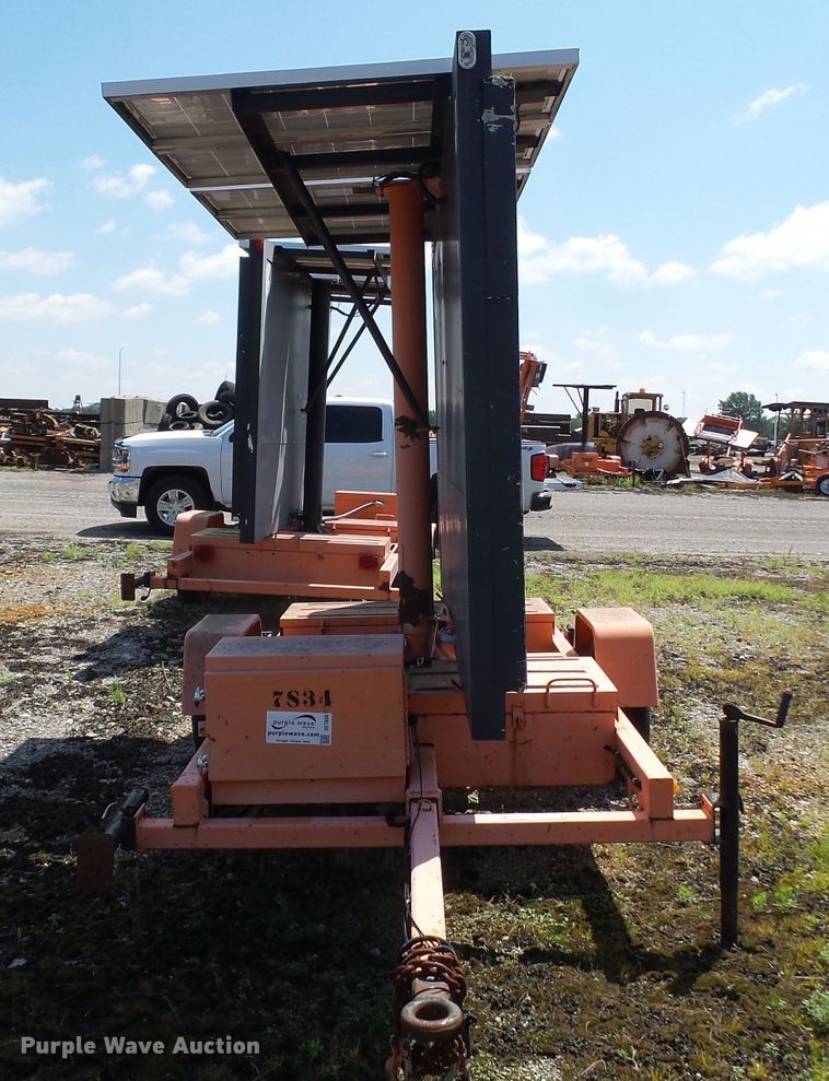 image for item DE7889 2004 American Signal CMST330 message board