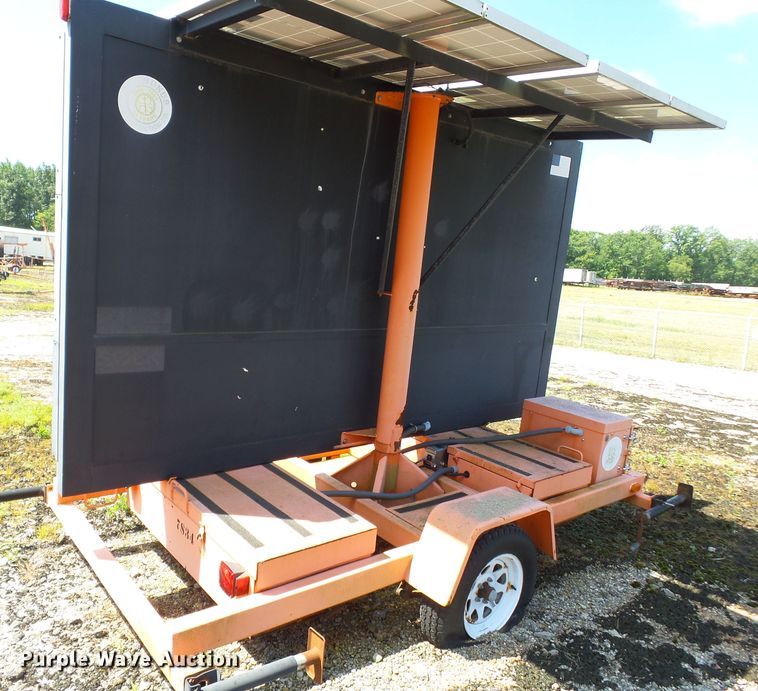 image for item DE7889 2004 American Signal CMST330 message board