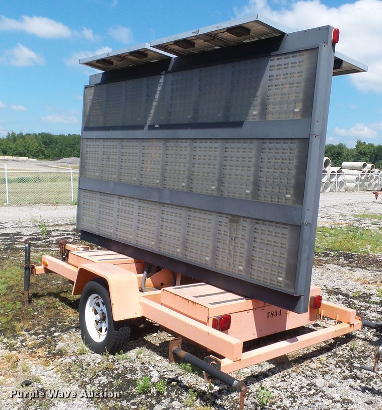 image for item DE7889 2004 American Signal CMST330 message board