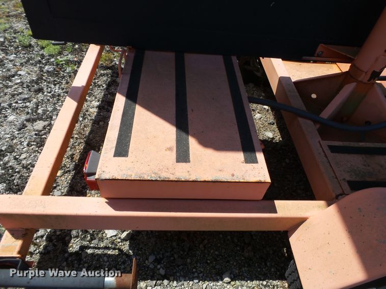 image for item DE7889 2004 American Signal CMST330 message board