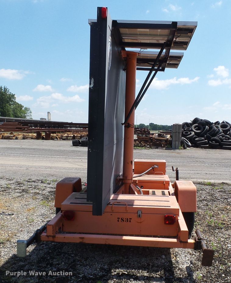 image for item DE7890 2004 American Signal CMST330 message board