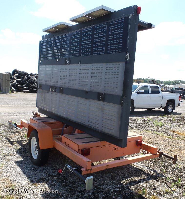 image for item DE7890 2004 American Signal CMST330 message board