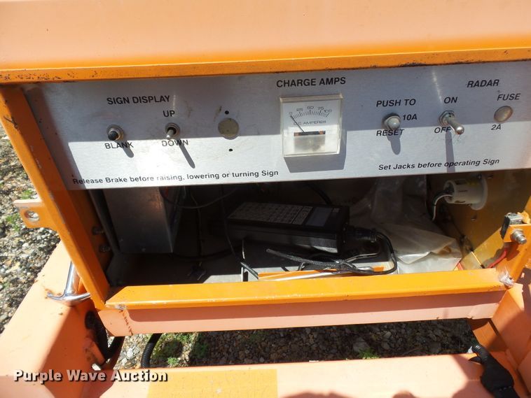 image for item DE7890 2004 American Signal CMST330 message board