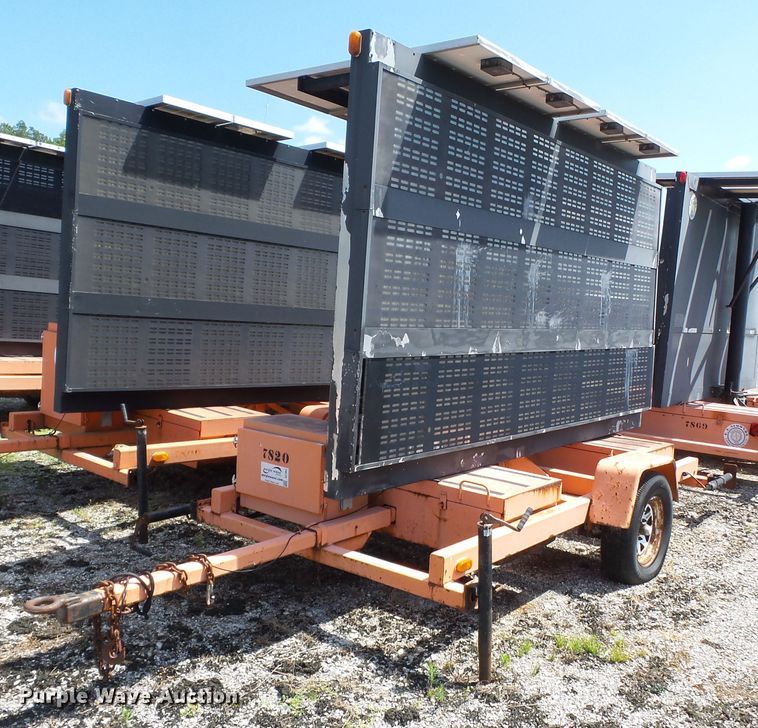 image for item DE7891 2004 American Signal CMST330 message board