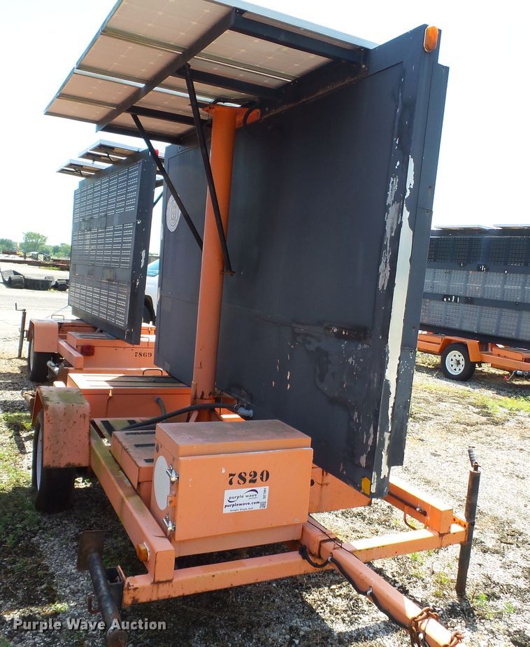 image for item DE7891 2004 American Signal CMST330 message board