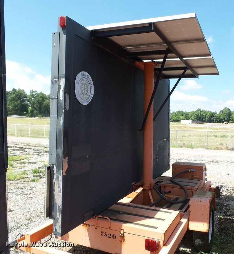 image for item DE7891 2004 American Signal CMST330 message board