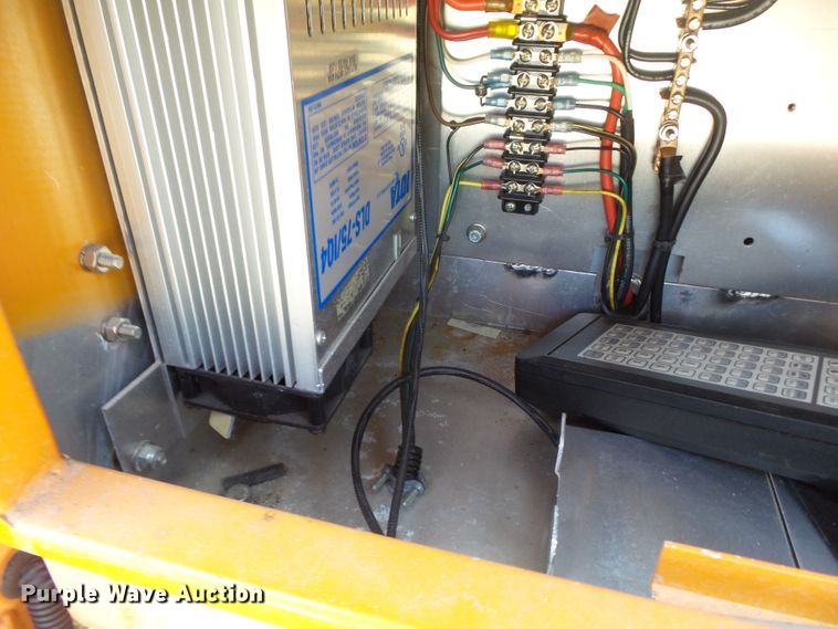 image for item DE7891 2004 American Signal CMST330 message board