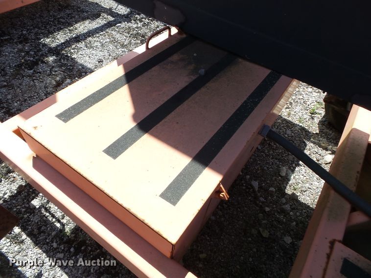 image for item DE7891 2004 American Signal CMST330 message board