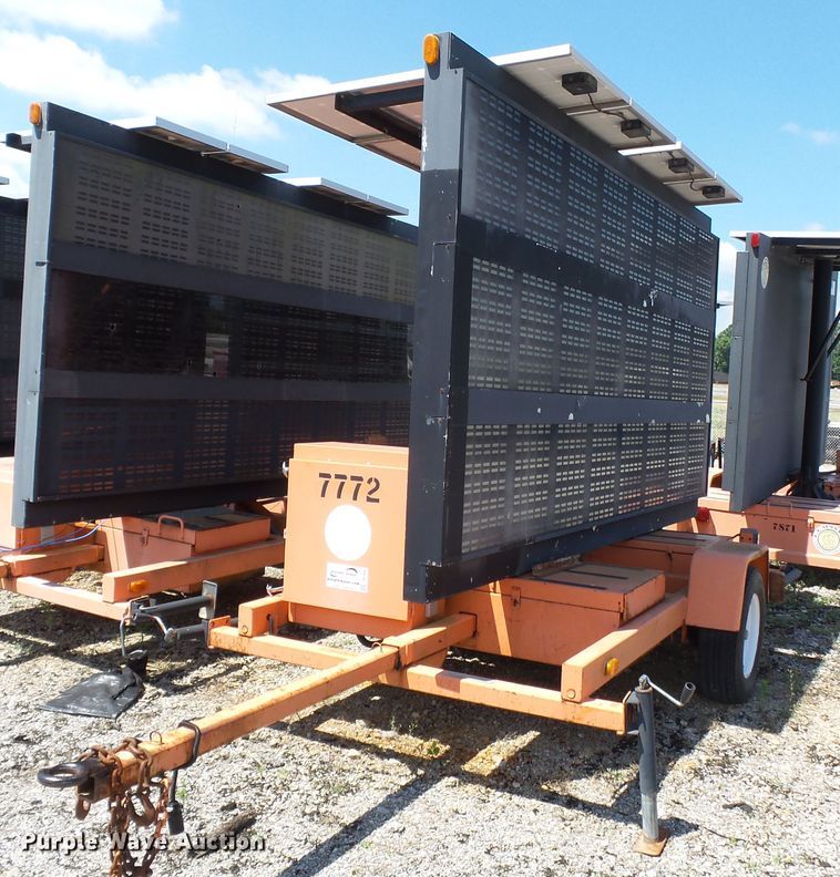 image for item DE7892 2001 American Signal CMST330 message board