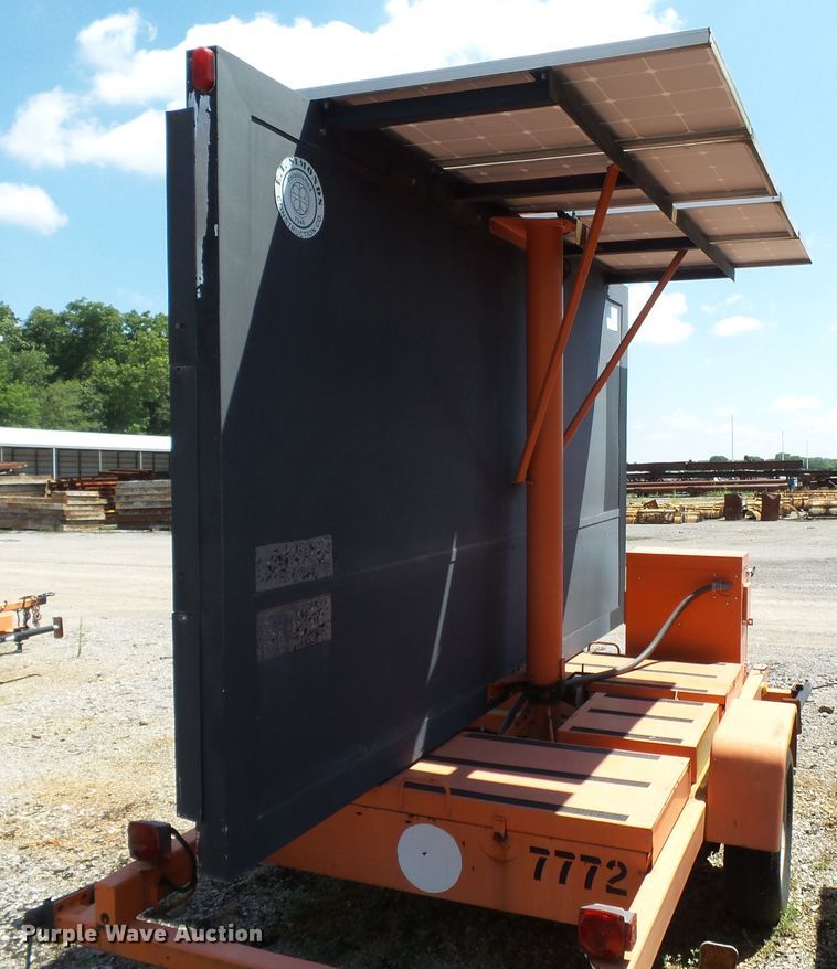 image for item DE7892 2001 American Signal CMST330 message board