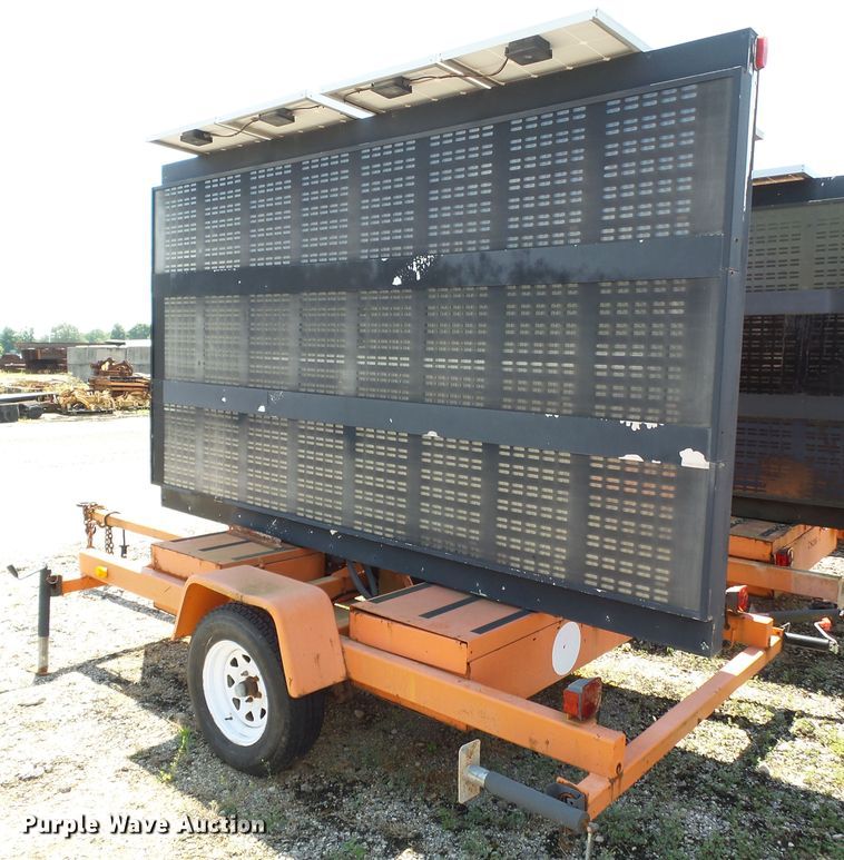 image for item DE7892 2001 American Signal CMST330 message board